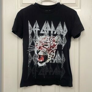 Def Leppard graphic tee. Size XS.